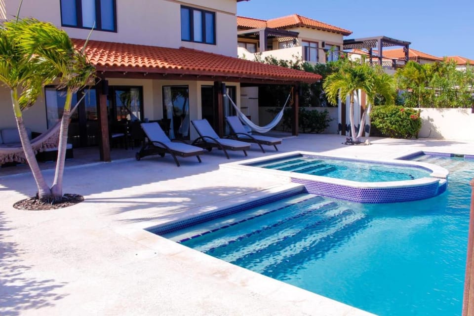 luxurious house with private pool in tierra del sol Resort&Golf House in Noord