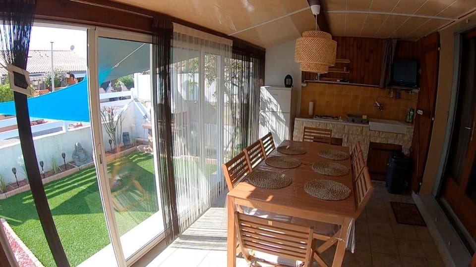 Patio, Dining area