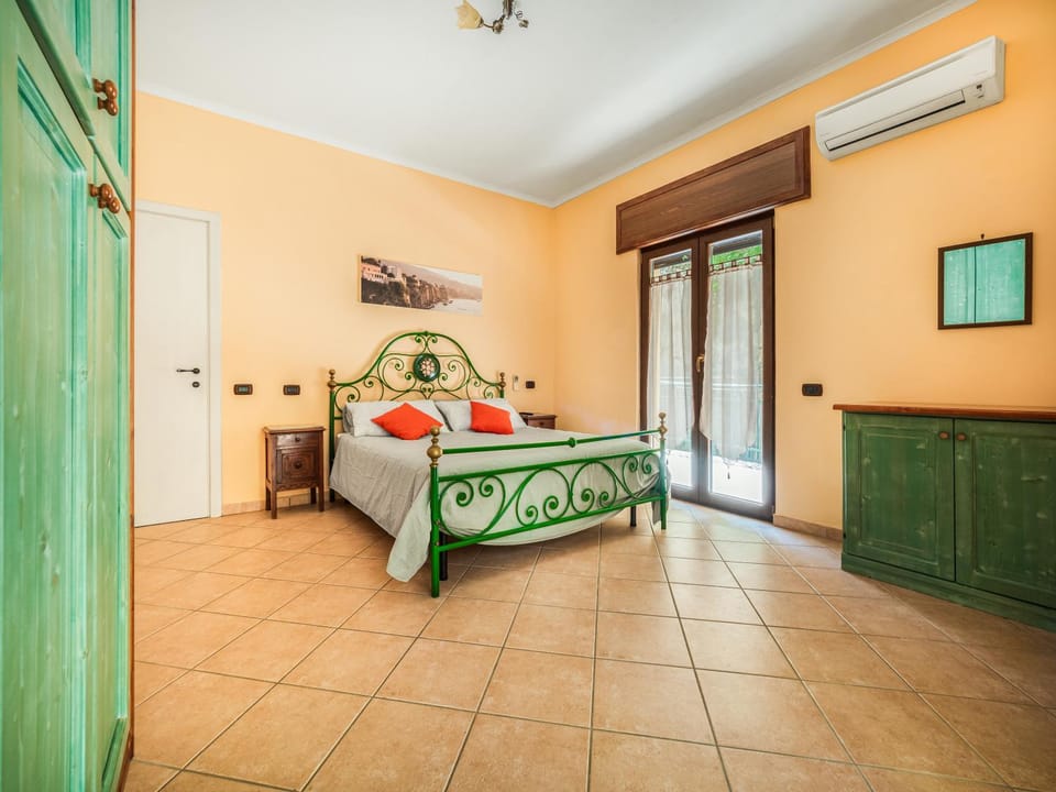 Patio, Bed, Photo of the whole room, Bedroom, wardrobe, air conditioner