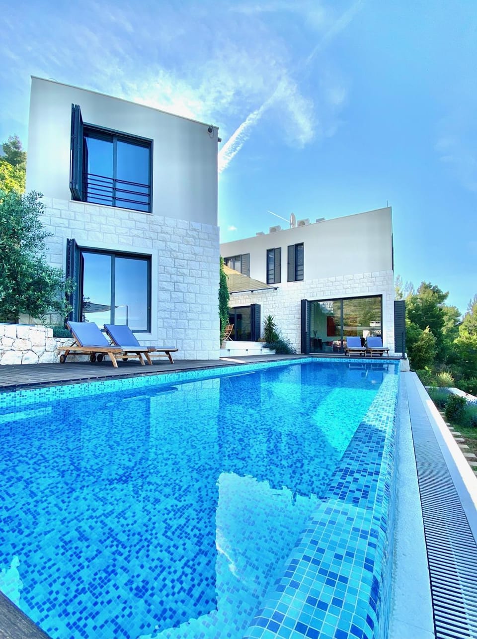 Property building, Swimming pool, Swimming pool