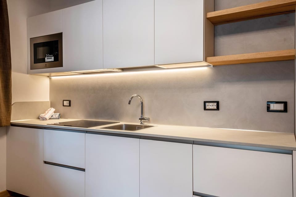 Kitchen or kitchenette, Living room