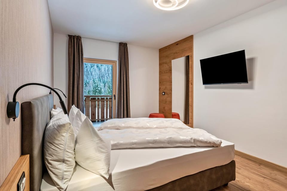 Living room, Bedroom