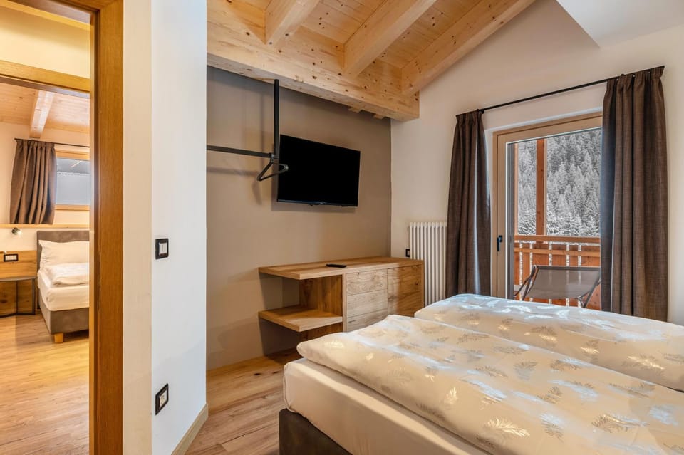 Property building, Living room, Bedroom
