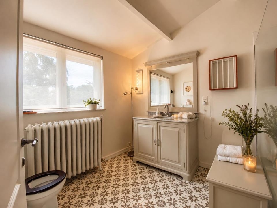 Toilet, Bathroom