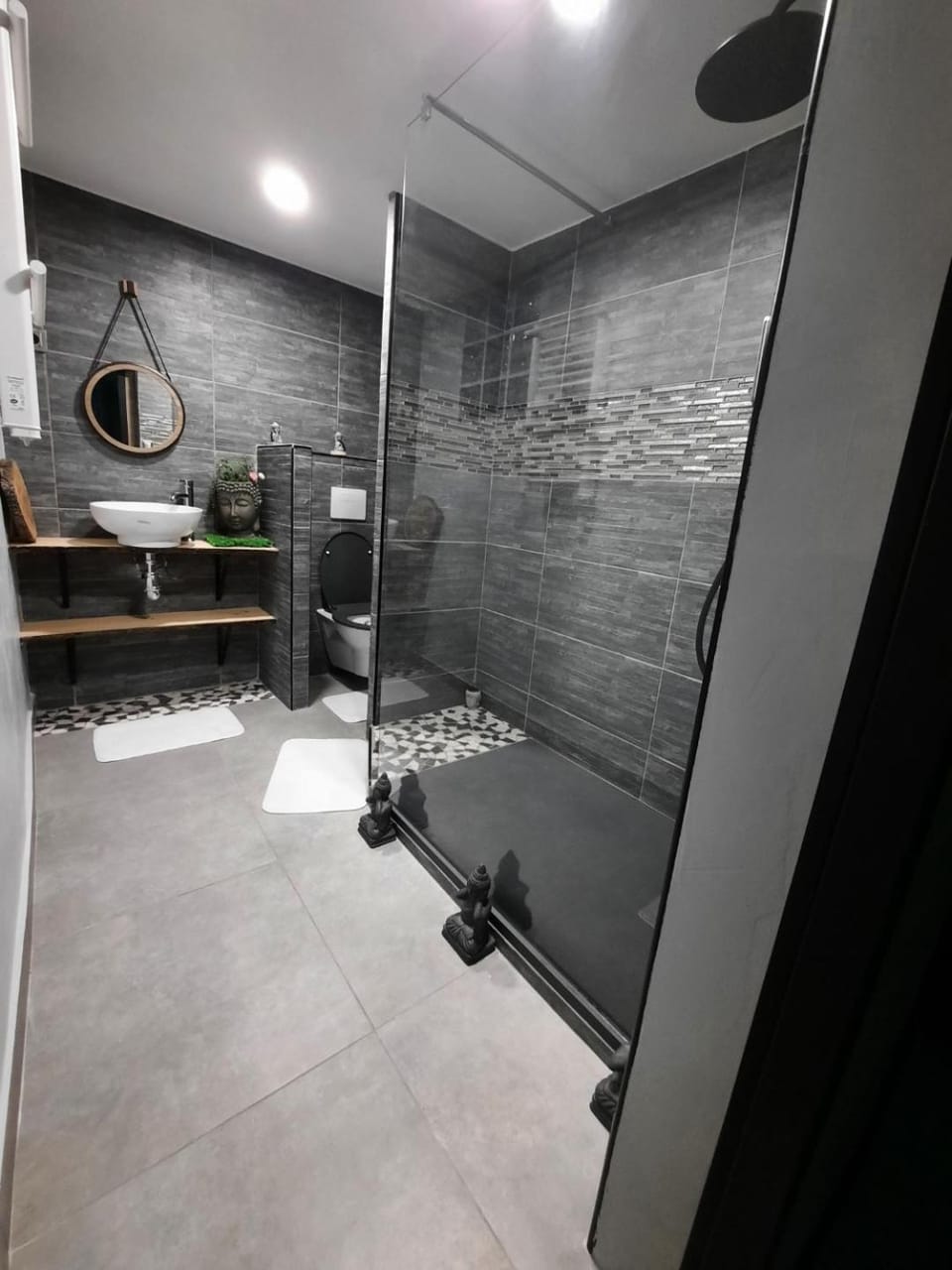 Bathroom, Spa and wellness centre/facilities