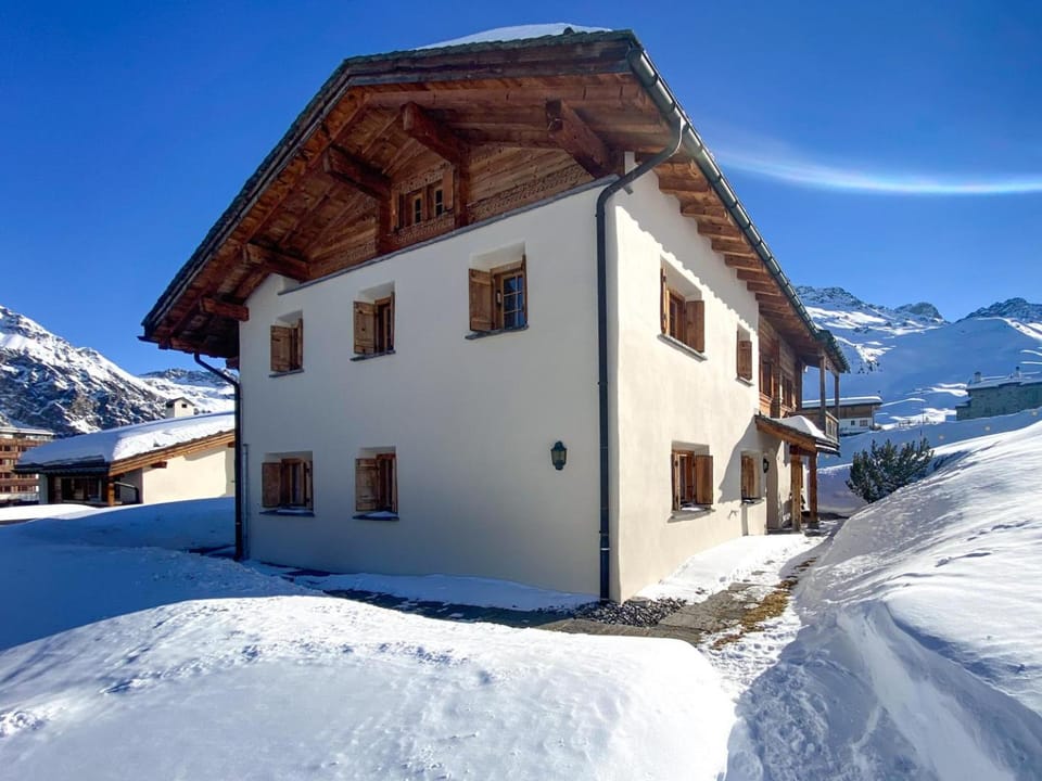 Property building, Winter