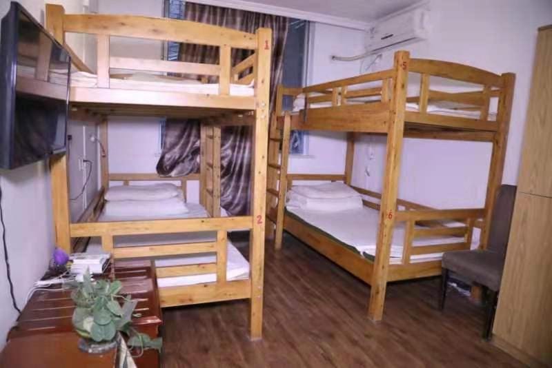 Bed, Photo of the whole room, Bedroom, bunk bed, air conditioner