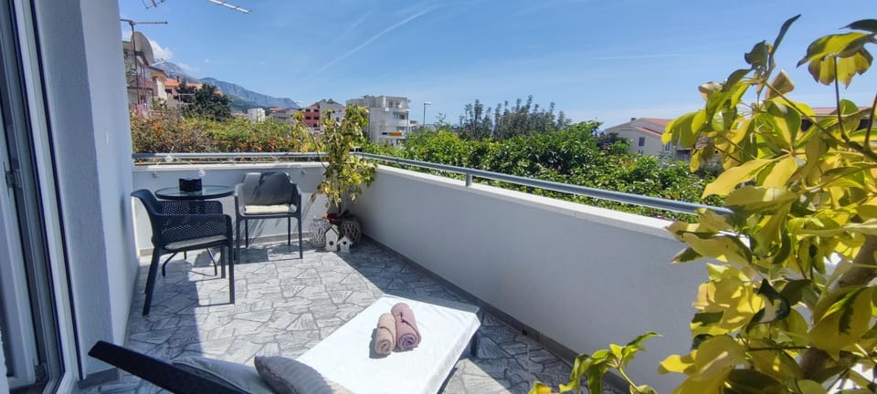 Property building, View (from property/room), Balcony/Terrace