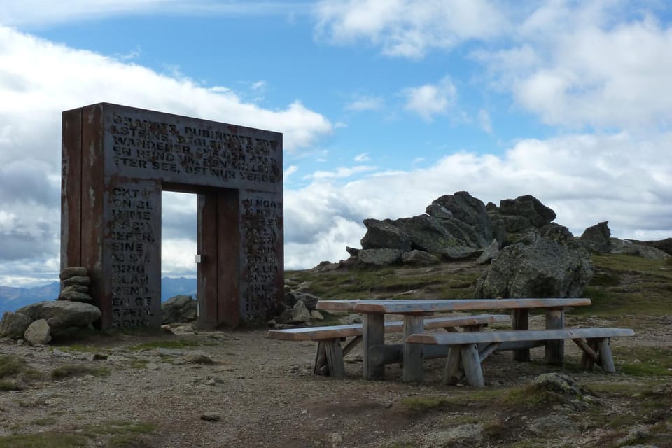 Nearby landmark, Natural landscape, Mountain view