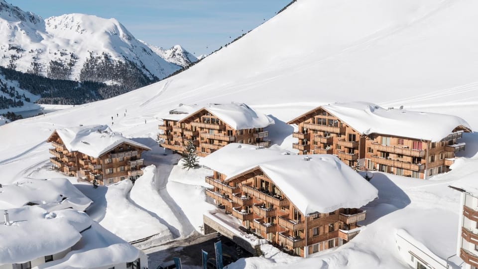 Facade/entrance, Winter, Landmark view, Mountain view