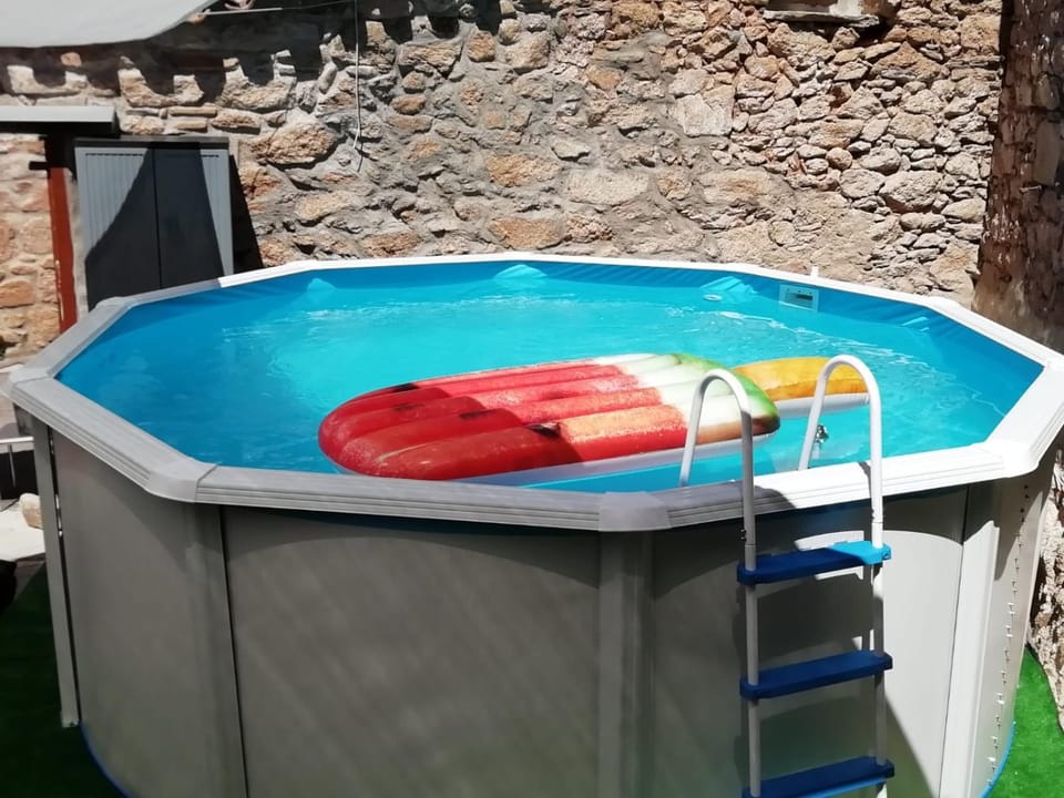 Swimming pool, Swimming pool