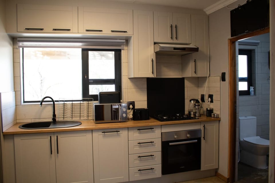 Communal kitchen, Swimming pool