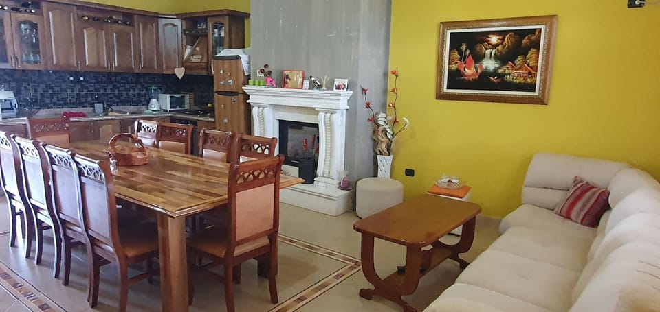 Kitchen or kitchenette, Living room, Lounge or bar, Seating area, Dining area, flat iron, stove, air conditioner
