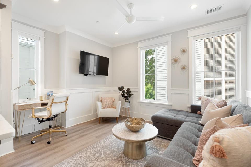 124-202 · The Palmetto Suite at Sanctuary Court Apartment in Charleston