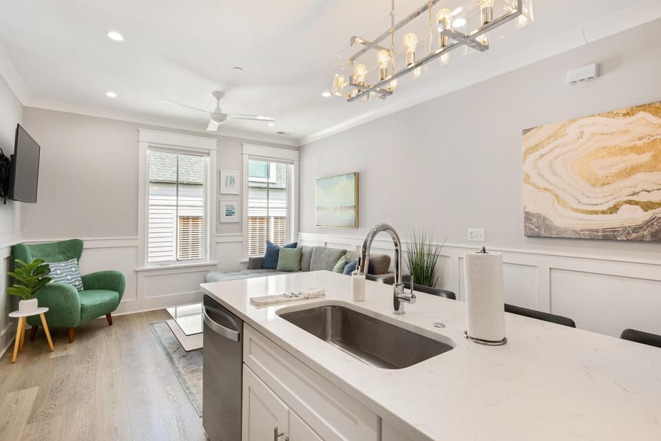 124-302 · The Azalea Suite at The Palmetto Apartment in Charleston