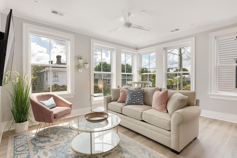 122-201 · The Ashley Suite at The Edisto Apartment in Charleston