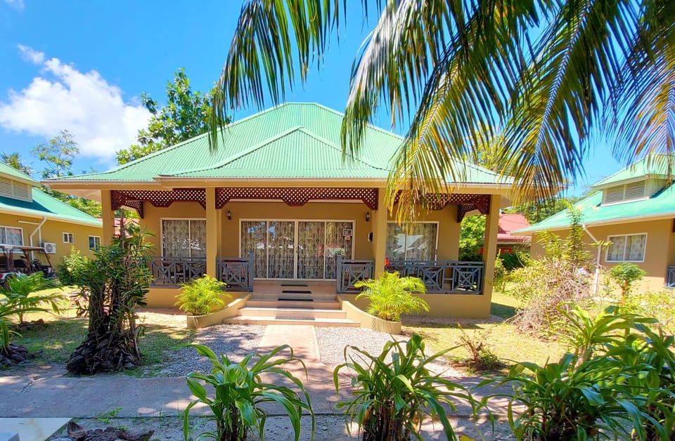 Property building, Patio, Garden