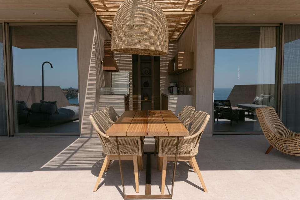 Balcony/Terrace, Kitchen or kitchenette, Seating area, Dining area