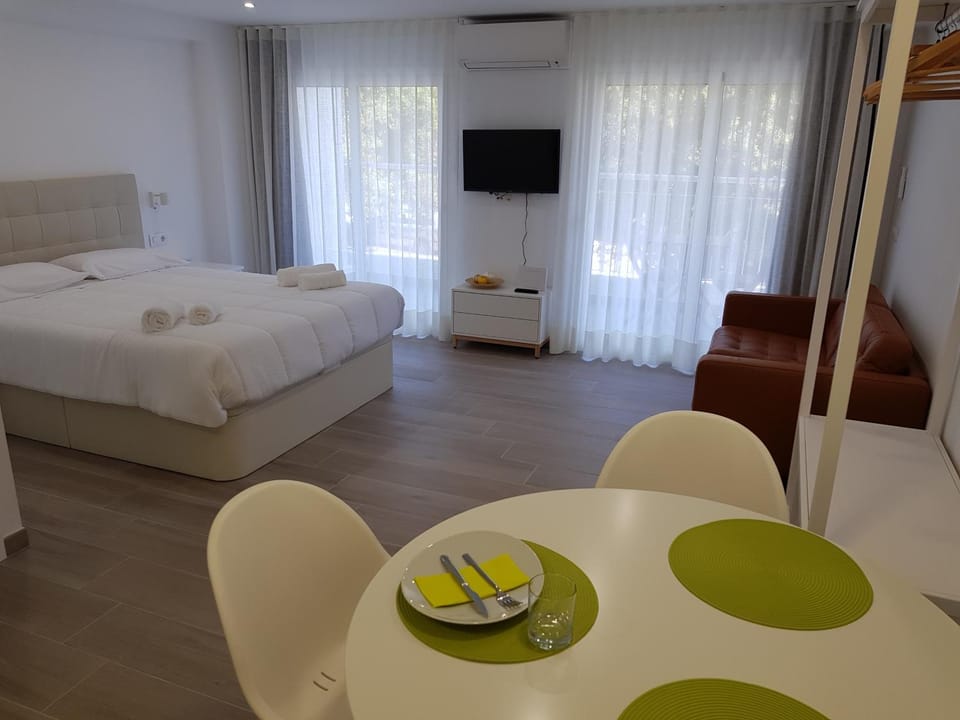 Photo of the whole room