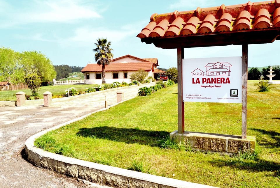 Property building, Garden, Lobby or reception