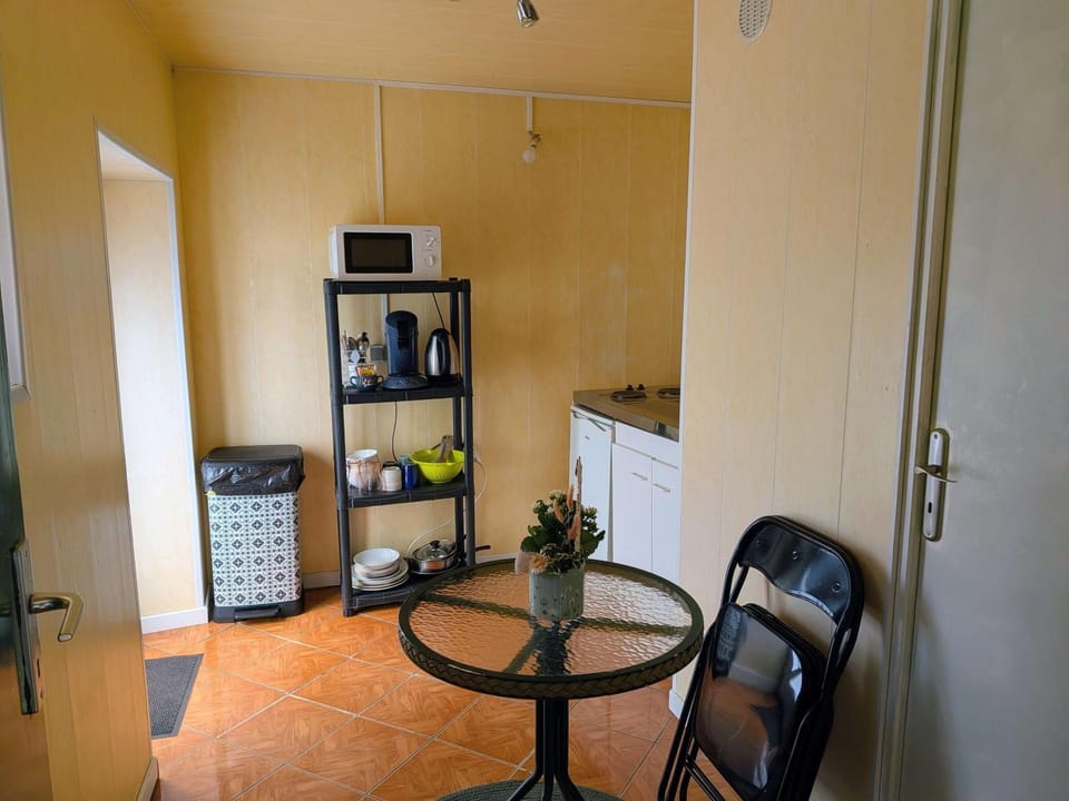 Kitchen or kitchenette, kitchen, kitchen