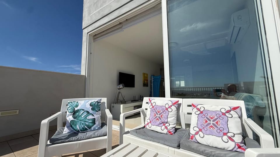 Day, Balcony/Terrace, Seating area