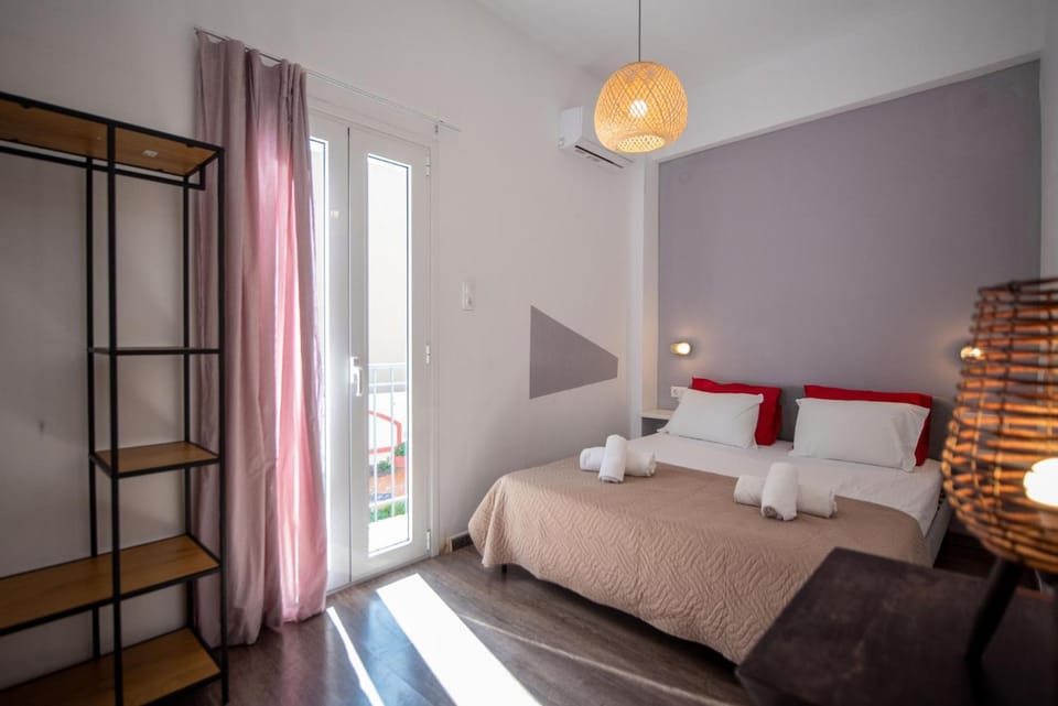 Bed, Photo of the whole room, Bedroom, towels, wardrobe, air conditioner