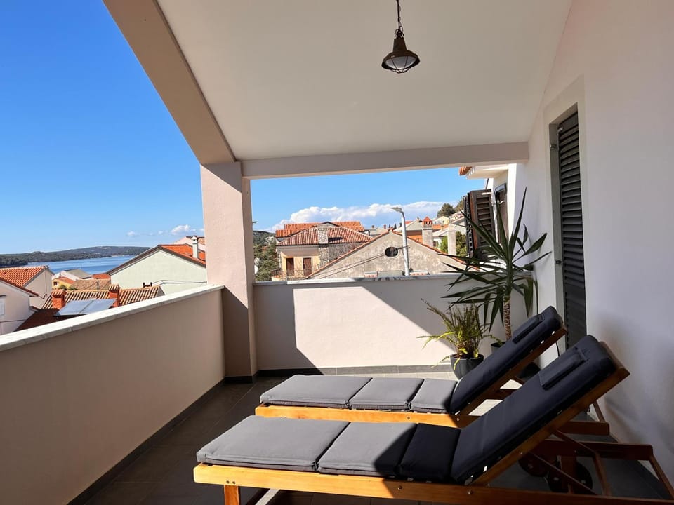 Patio, Day, View (from property/room), Balcony/Terrace, Seating area, Sea view