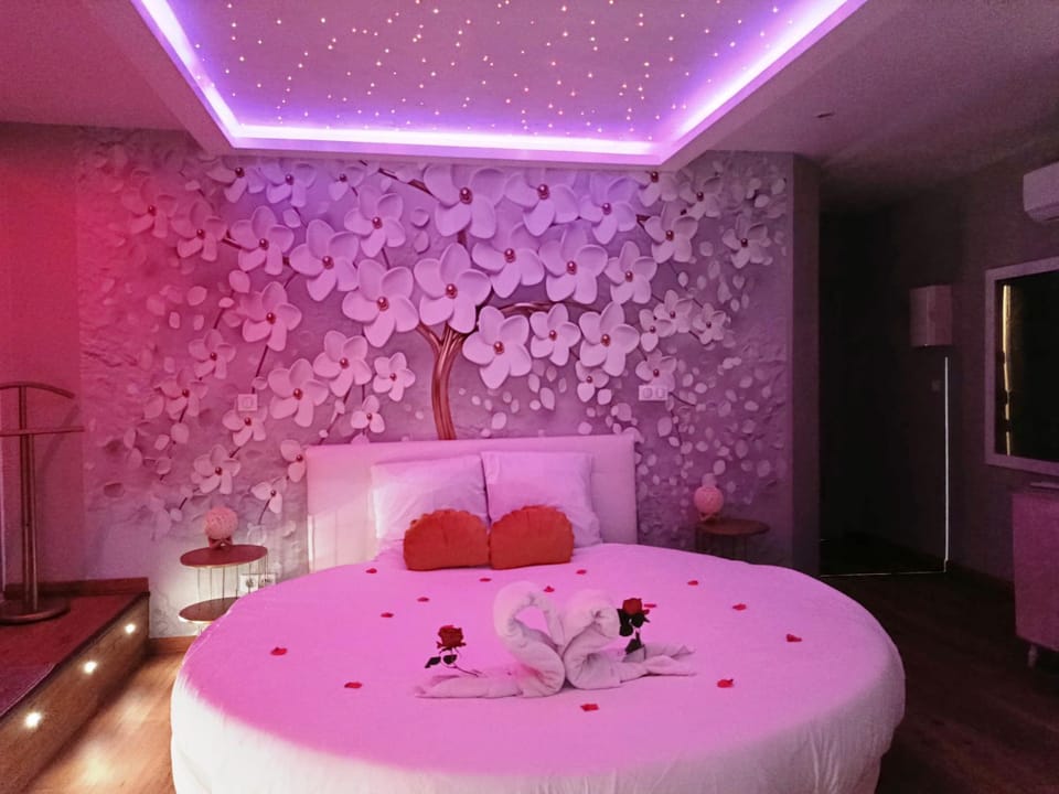 Studio Love room Spa Baignoire double La Ciotat Centre port Apartment in La Ciotat