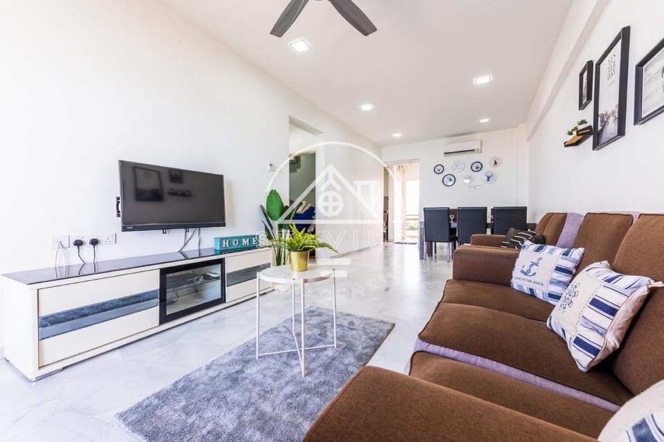 TV and multimedia, Living room, Seating area, fireplace