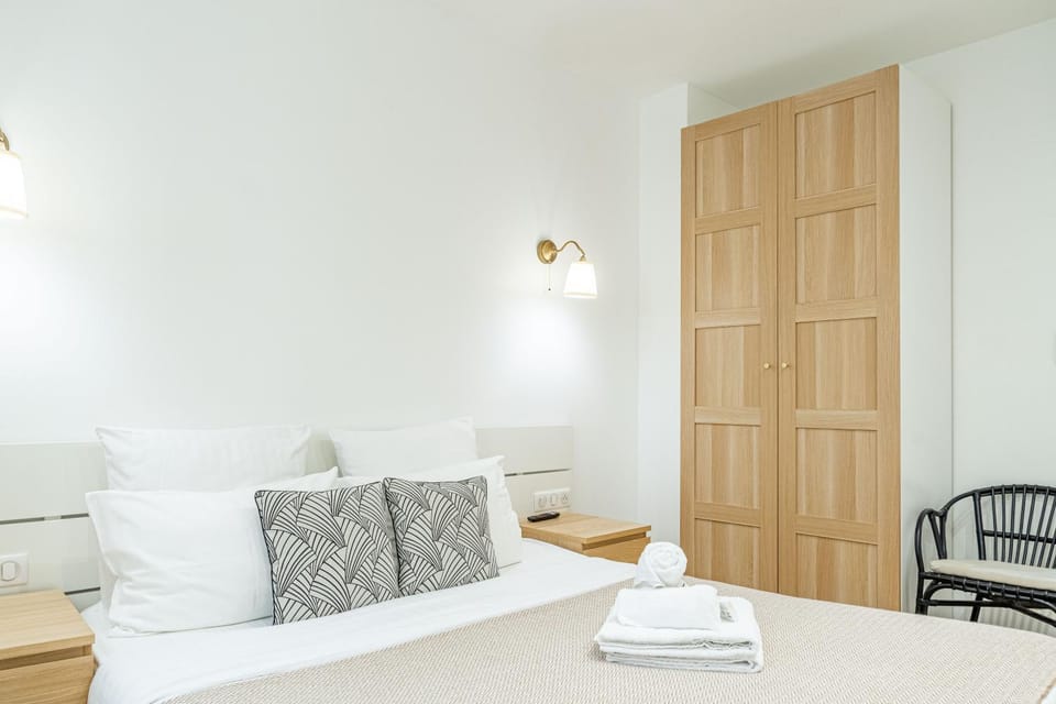 Bed, Bedroom, wardrobe