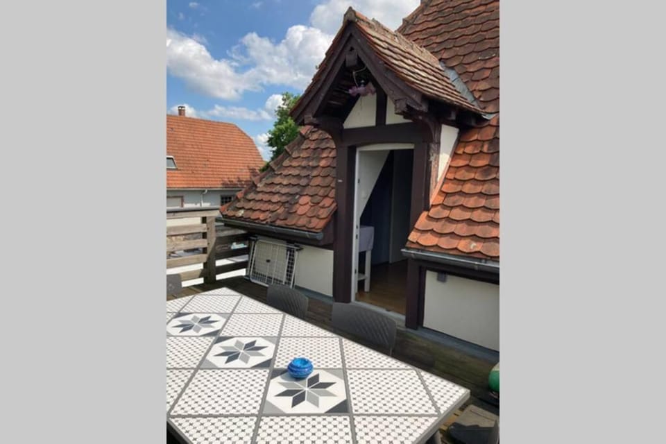 Property building, Patio, Day, Dining area