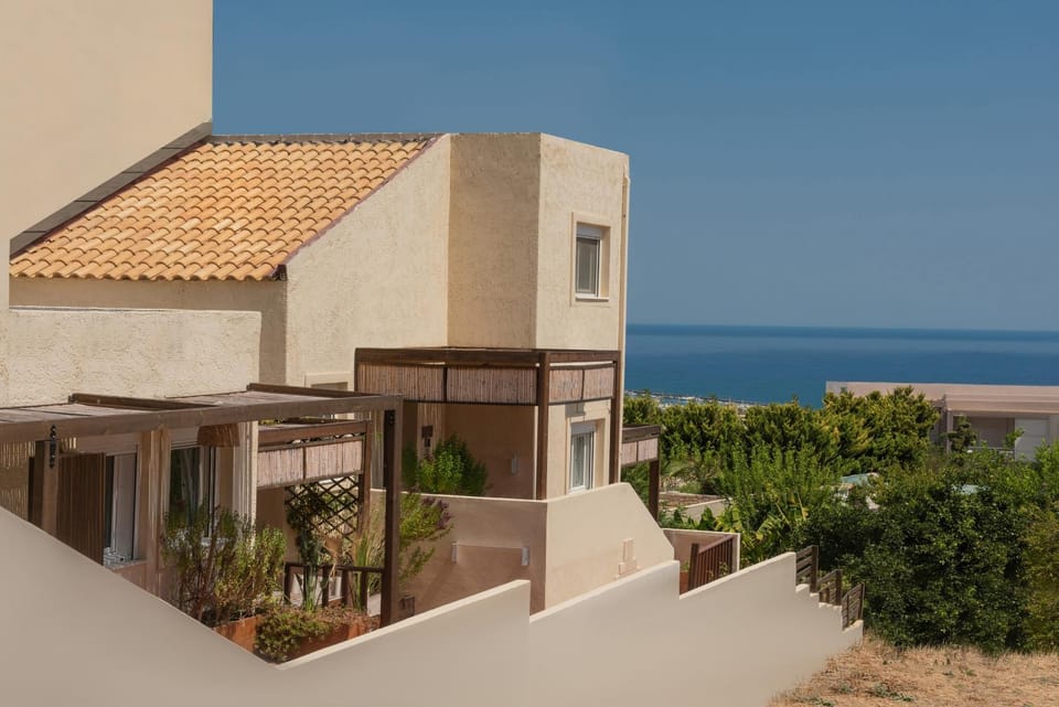 Property building, Balcony/Terrace, Sea view