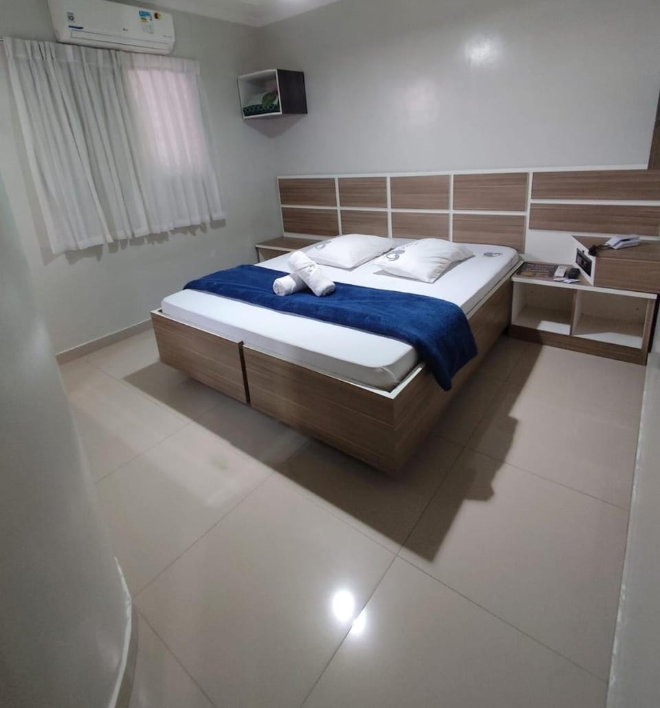 Bed, Bedroom, towels, air conditioner