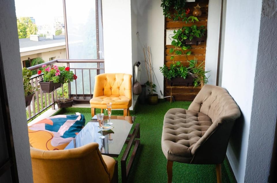View (from property/room), Balcony/Terrace, Seating area