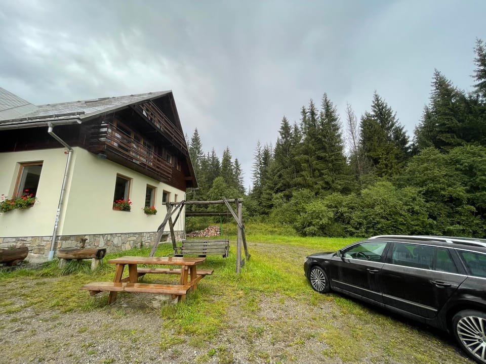 Property building, Garden, Parking