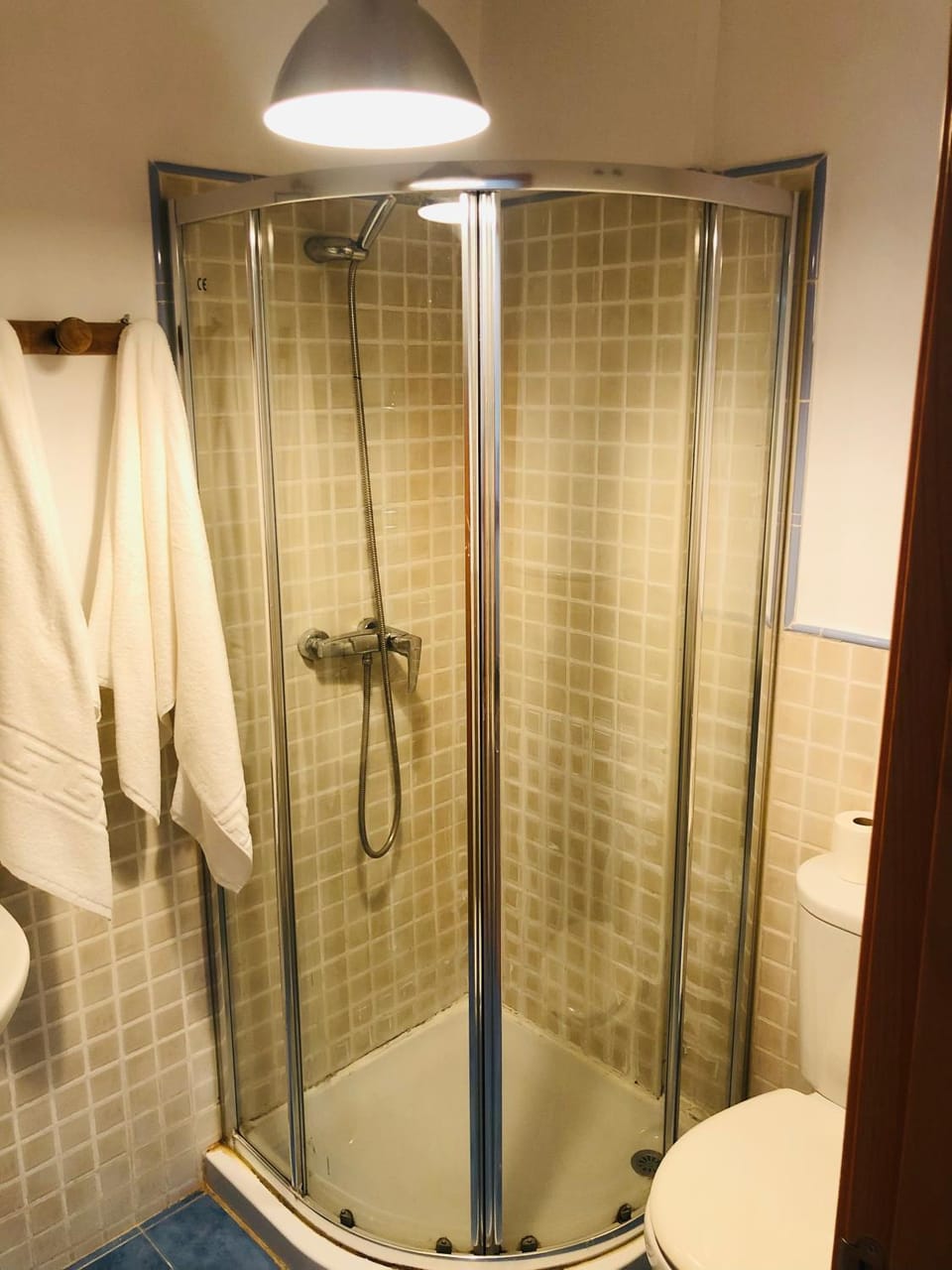Shower, Bathroom, towels