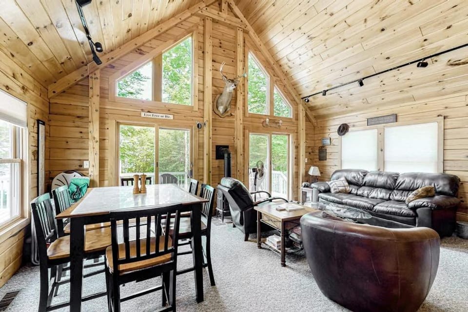Lucky Lakefront Log Cabin Cabin in Northeast Piscataquis