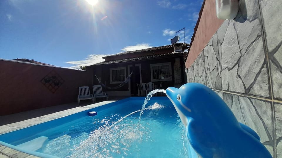 Day, Swimming pool