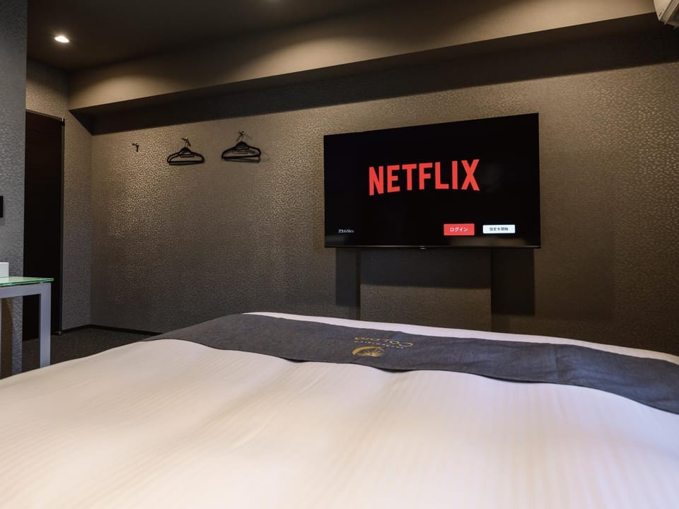 Bed, TV and multimedia