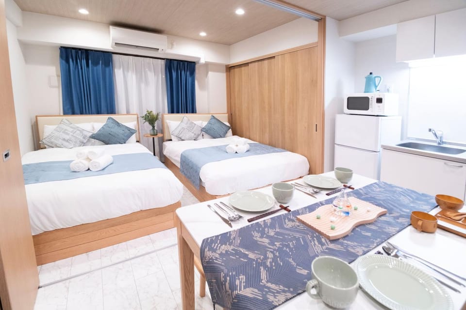 Bed, Kitchen or kitchenette, Living room, Dining area, Bedroom, towels, air conditioner
