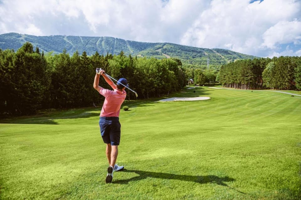 Golfcourse, group of guests