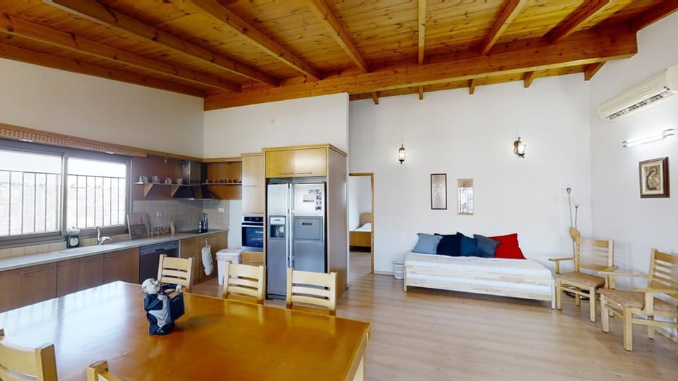 Living room, Photo of the whole room
