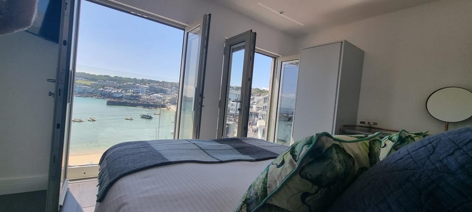 Bedroom, Sea view