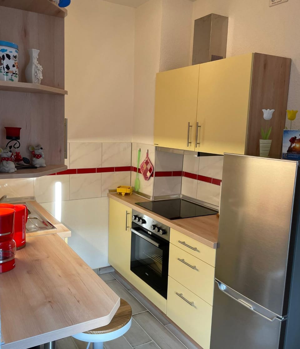 Kitchen or kitchenette, kitchen