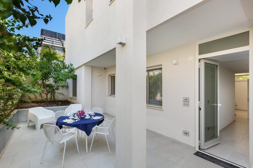 Day, View (from property/room), Dining area