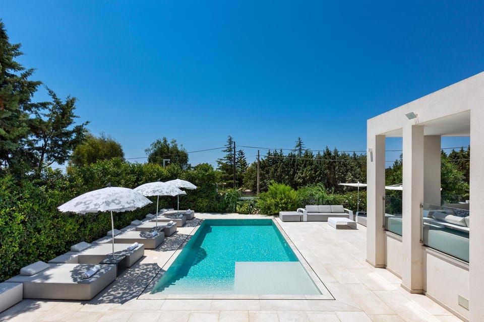 Patio, Day, Natural landscape, Garden, Garden view, Pool view, Swimming pool, sunbed