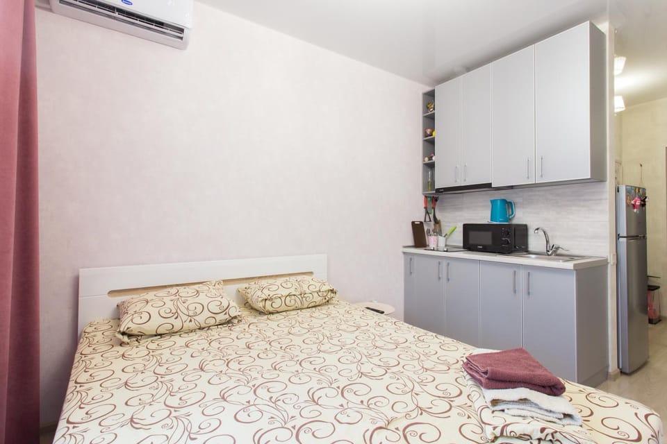 Bed, Kitchen or kitchenette