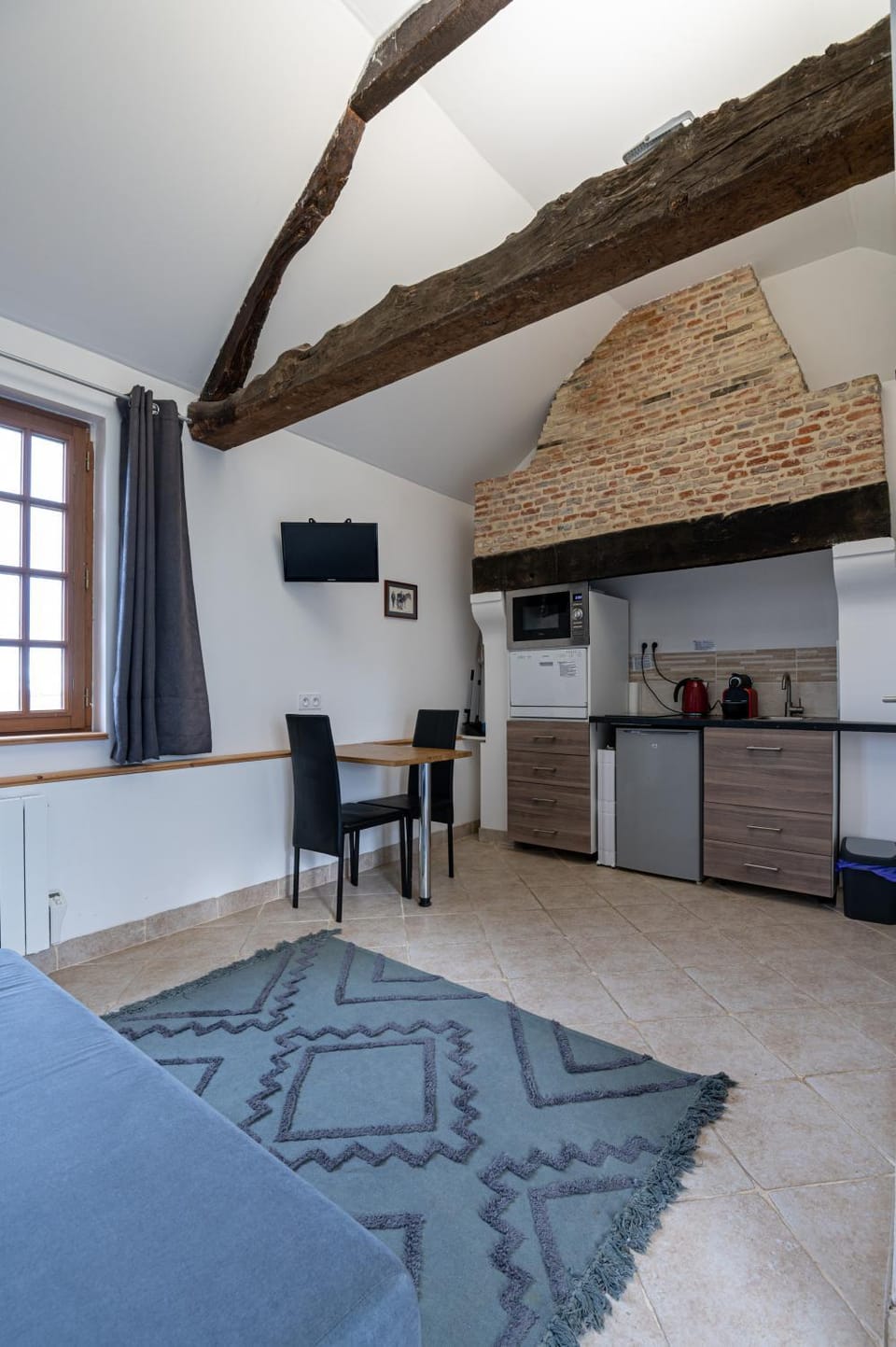 TV and multimedia, Kitchen or kitchenette, Dining area, minibar, stove