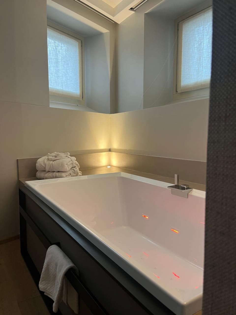 Hot Tub, Bath